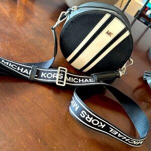 Micheal Kors round crossbody bag